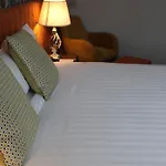 Woodford Dolmen 4*