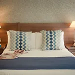 Woodford Dolmen 4*