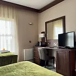 Hotel Woodford Dolmen