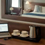 Hotel Woodford Dolmen 4*