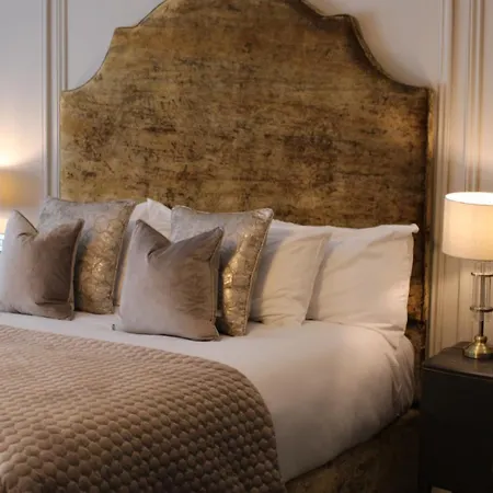 Woodford Dolmen 4*