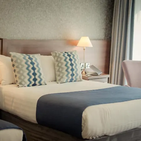 Woodford Dolmen Hotel 4*