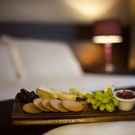 Woodford Dolmen Hotel 4*