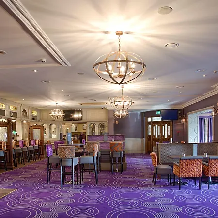 Woodford Dolmen Hotell