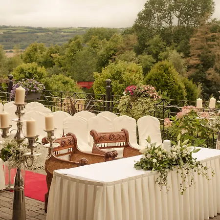 Woodford Dolmen Hotel 4*