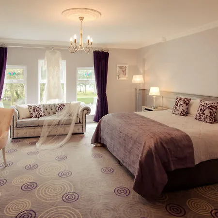 Hotel Woodford Dolmen 4*