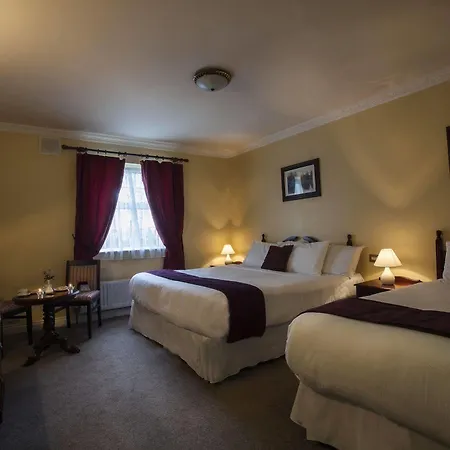 Woodford Dolmen Hotel 4*