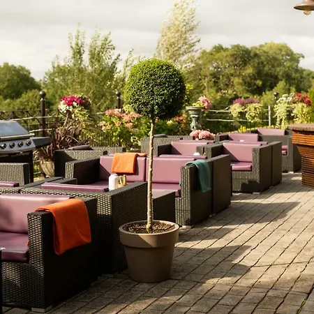 Woodford Dolmen Hotel 4*