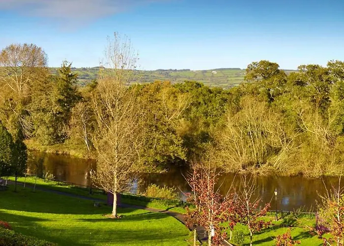 Woodford Dolmen Отель 4*