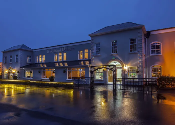 Отель Woodford Dolmen 4*