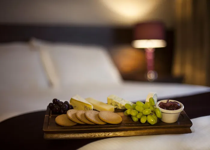 Woodford Dolmen Отель 4*