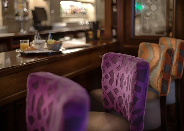 Woodford Dolmen Отель