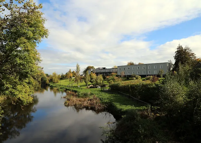 Woodford Dolmen Отель Карлоу