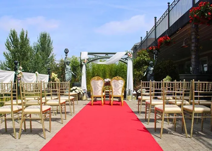 Hotel Woodford Dolmen